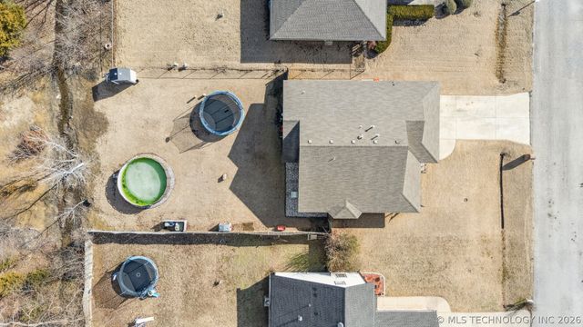 9415 E Sprucewood Drive, Claremore, OK 74019