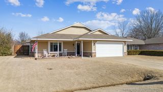 9415 E Sprucewood Drive, Claremore, OK 74019