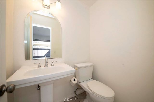 3733 N Harbor 53, Fullerton, CA 92835
