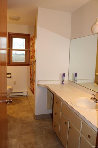 5572 N Clear Creek Road, Huntington, IN 46750