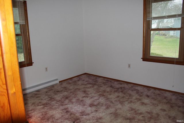 5572 N Clear Creek Road, Huntington, IN 46750