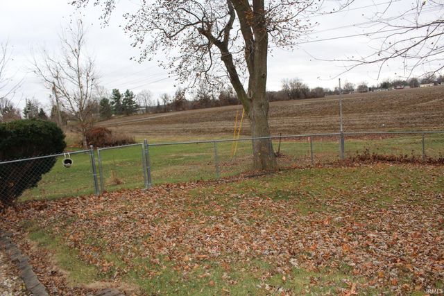 5572 N Clear Creek Road, Huntington, IN 46750