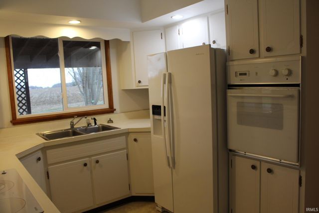 5572 N Clear Creek Road, Huntington, IN 46750