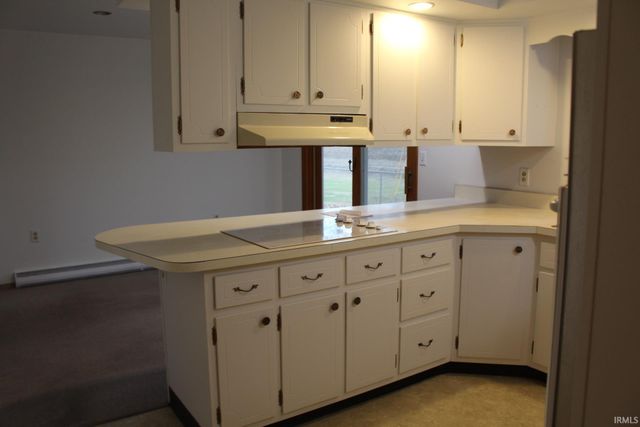 5572 N Clear Creek Road, Huntington, IN 46750