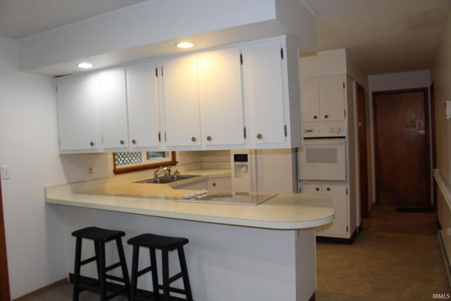 5572 N Clear Creek Road, Huntington, IN 46750