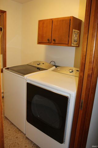 5572 N Clear Creek Road, Huntington, IN 46750