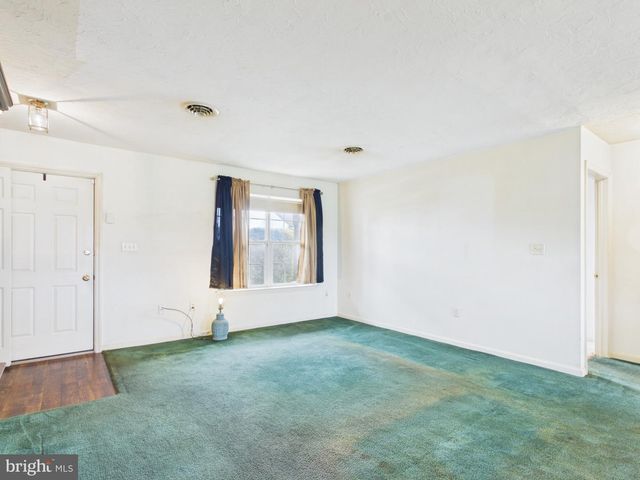3707 WHEATLAND DR, Dover, PA 17315