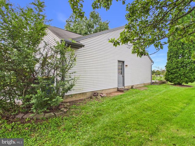 3707 WHEATLAND DR, Dover, PA 17315