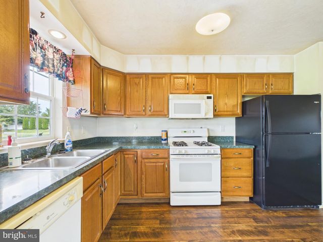 3707 WHEATLAND DR, Dover, PA 17315