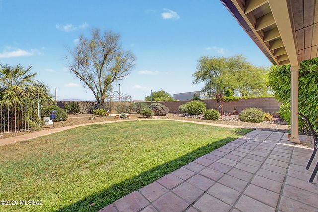 9111 E La Palma, Tucson, AZ 85747