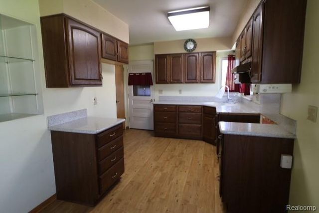 5482 Shamrock Lane, Flint, MI 48506