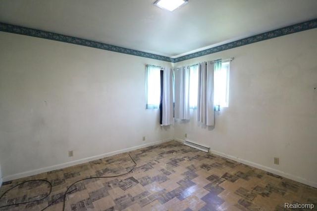 5482 Shamrock Lane, Flint, MI 48506