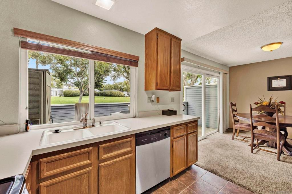 Image 16 of property listing at 350 Windjammer Cir, Chula Vista, CA 91910