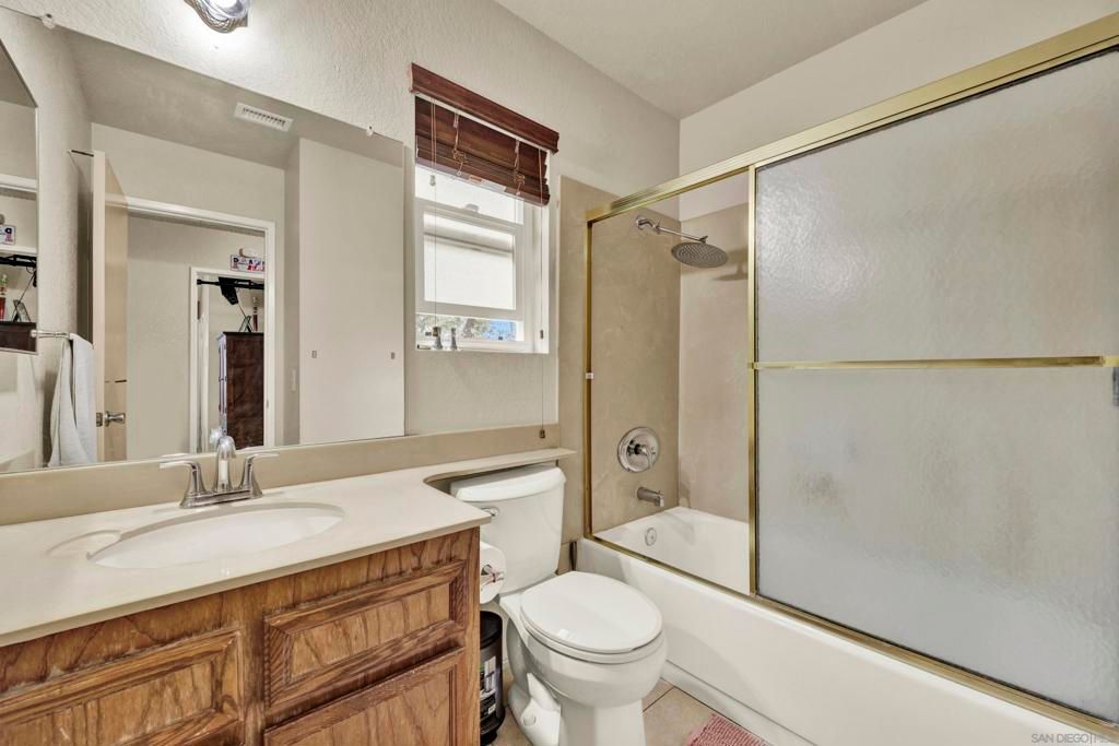 Image 23 of property listing at 350 Windjammer Cir, Chula Vista, CA 91910