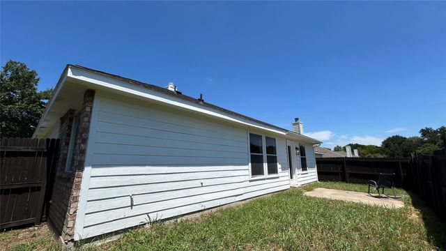 1028 Aviary Drive, Aubrey, TX 76227