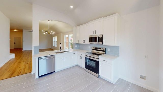 1028 Aviary Drive, Aubrey, TX 76227