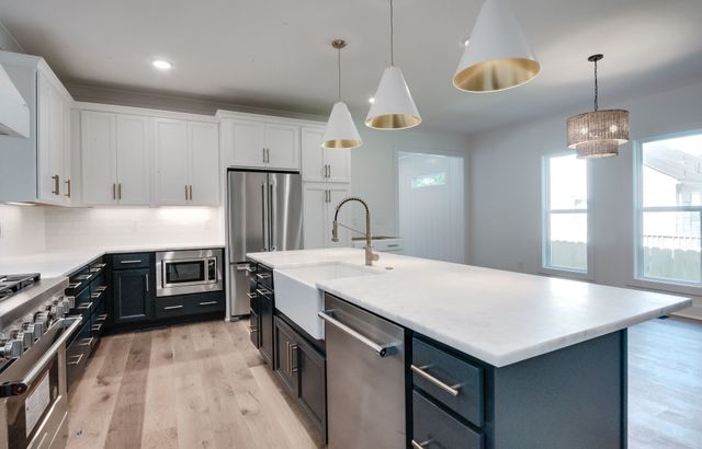 6340B Alamo Pl, Nashville, TN 37209