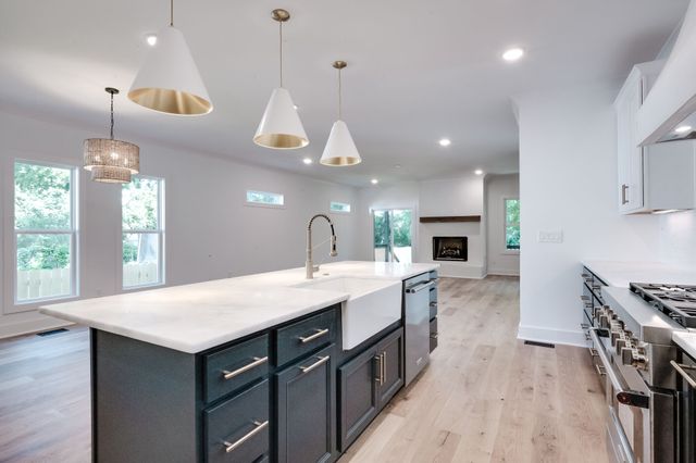 6340B Alamo Pl, Nashville, TN 37209
