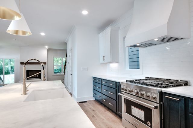 6340B Alamo Pl, Nashville, TN 37209