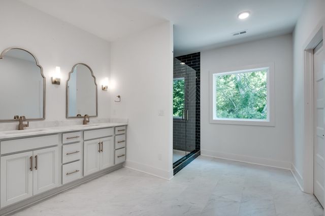 6340B Alamo Pl, Nashville, TN 37209