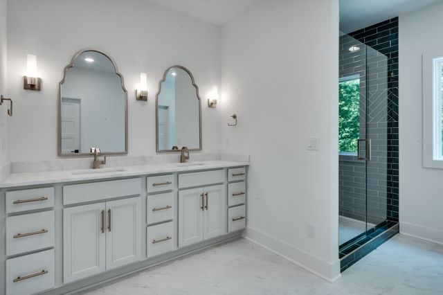6340B Alamo Pl, Nashville, TN 37209