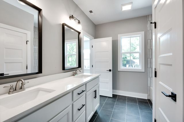 6340B Alamo Pl, Nashville, TN 37209