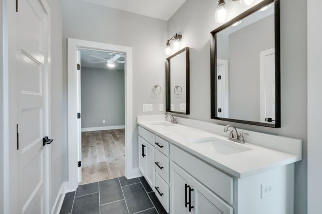 6340B Alamo Pl, Nashville, TN 37209