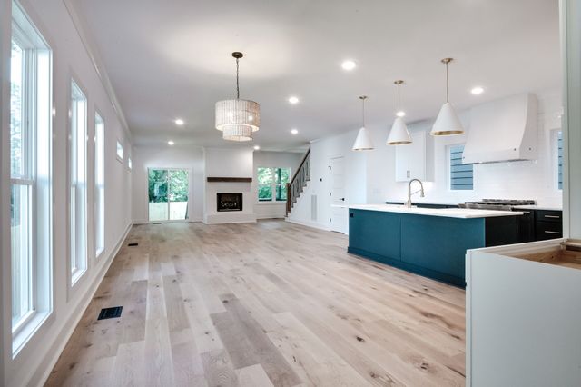 6340B Alamo Pl, Nashville, TN 37209