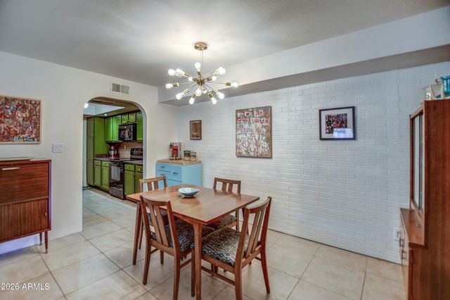 8500 E INDIAN SCHOOL Road 243, Scottsdale, AZ 85251