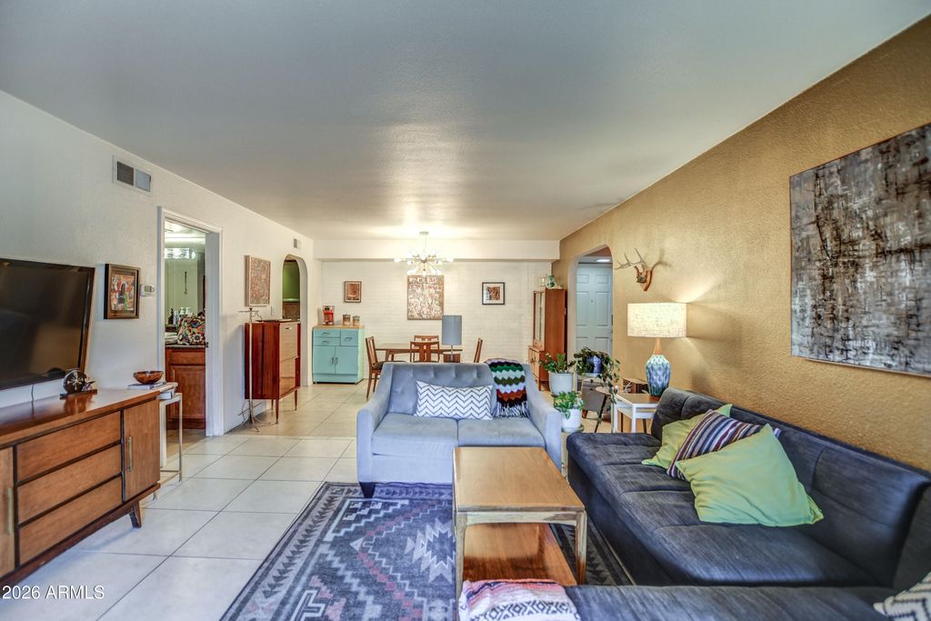 8500 E INDIAN SCHOOL Road 243, Scottsdale, AZ 85251