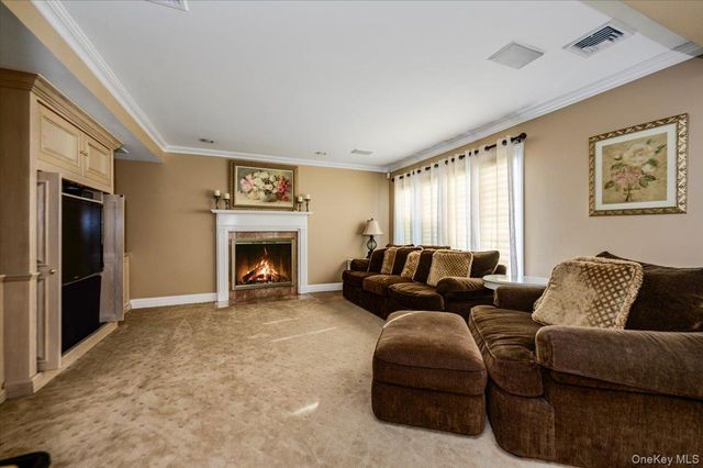 150 Harborview Drive, Massapequa, NY 11758