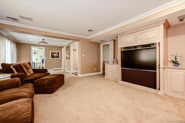 150 Harborview Drive, Massapequa, NY 11758