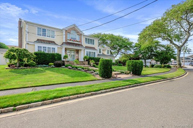 150 Harborview Drive, Massapequa, NY 11758