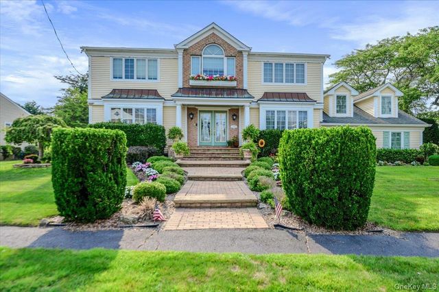 150 Harborview Drive, Massapequa, NY 11758