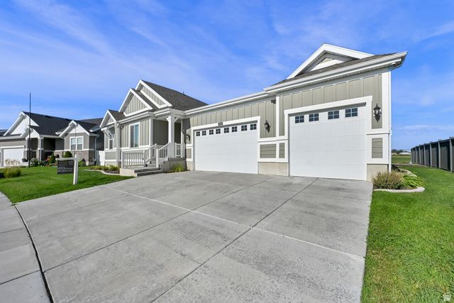 2431 N HOODED CRANE CIR, Clinton, UT 84015