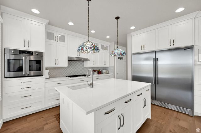 2431 N HOODED CRANE CIR, Clinton, UT 84015