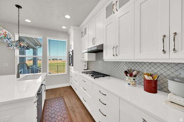 2431 N HOODED CRANE CIR, Clinton, UT 84015