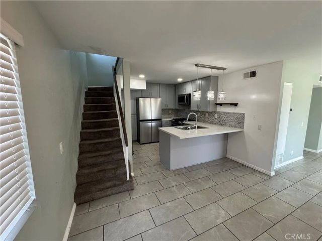 810 W Lambert, La Habra, CA 90631
