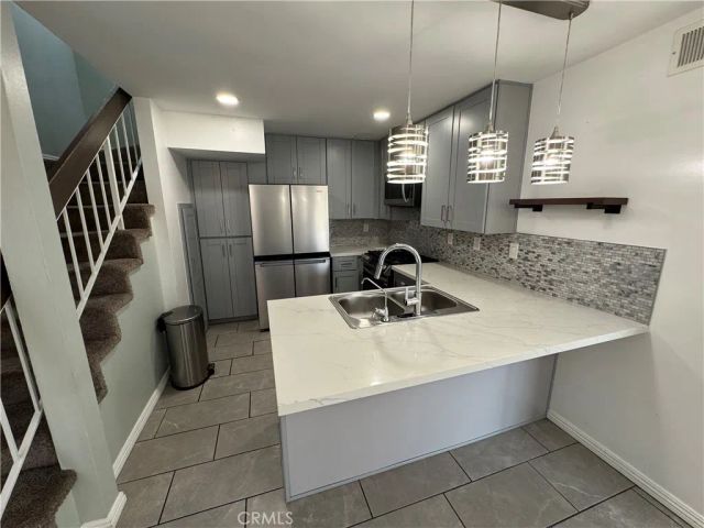 810 W Lambert, La Habra, CA 90631