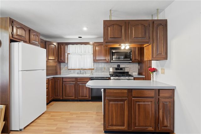 14 Oak Street, West Warwick, RI 02893