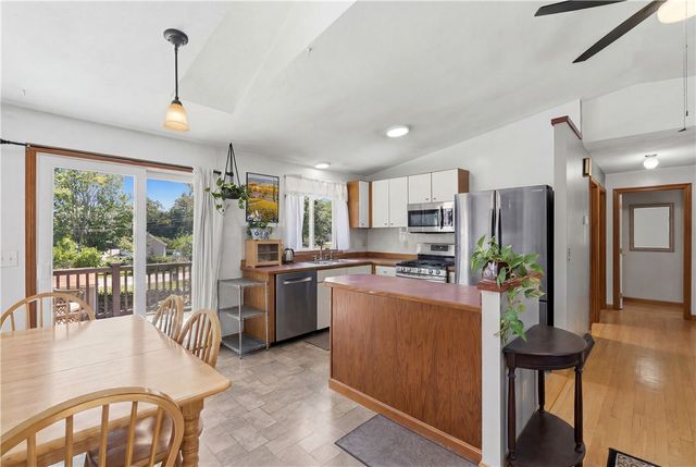 14 Oak Street, West Warwick, RI 02893