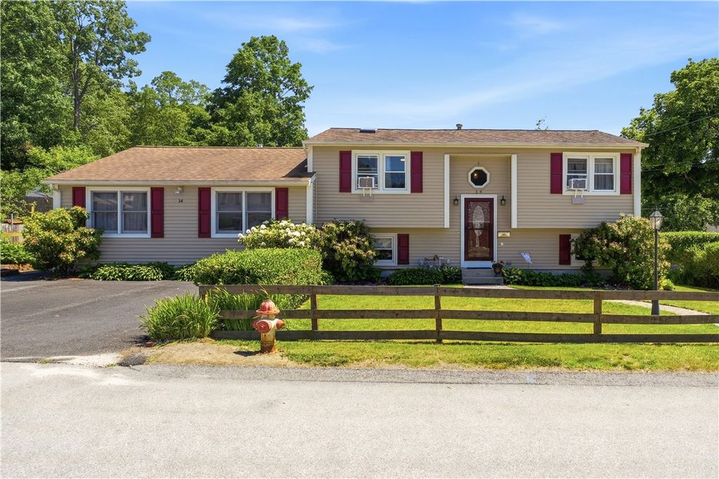 14 Oak Street, West Warwick, RI 02893