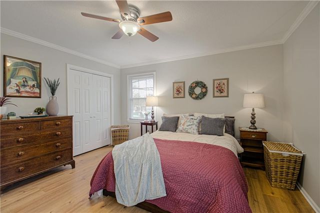 4916 S Shrank Drive, Independence, MO 64055