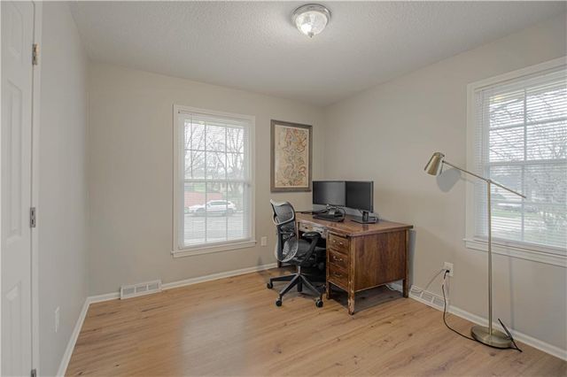 4916 S Shrank Drive, Independence, MO 64055