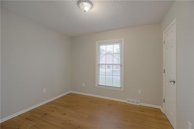 4916 S Shrank Drive, Independence, MO 64055