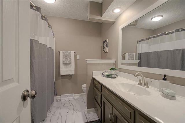 4916 S Shrank Drive, Independence, MO 64055