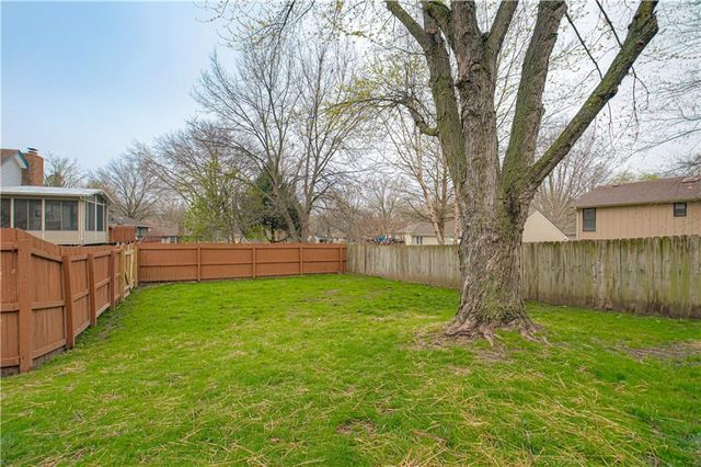 4916 S Shrank Drive, Independence, MO 64055