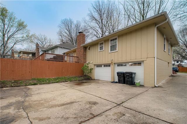 4916 S Shrank Drive, Independence, MO 64055