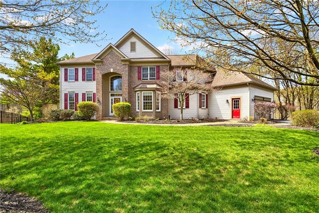 17 Royale Drive, Perinton, NY 14450