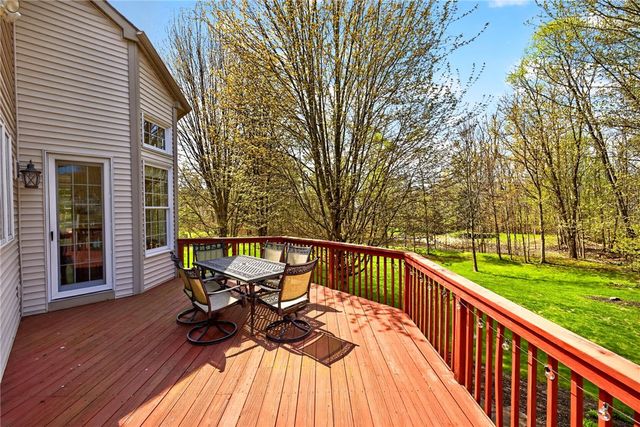 17 Royale Drive, Perinton, NY 14450